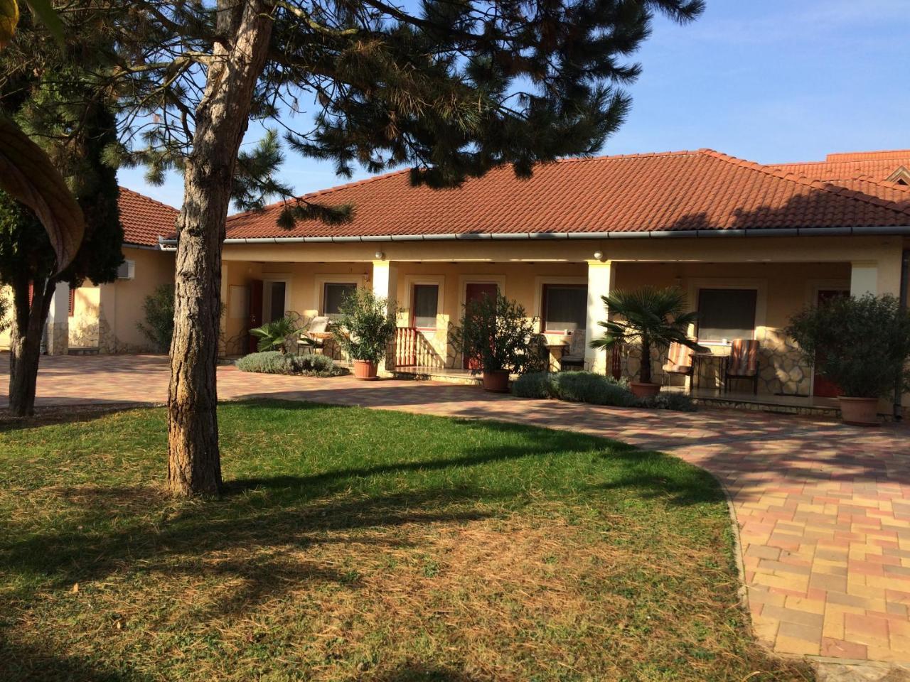Spengler Apartman Harkany Exterior photo